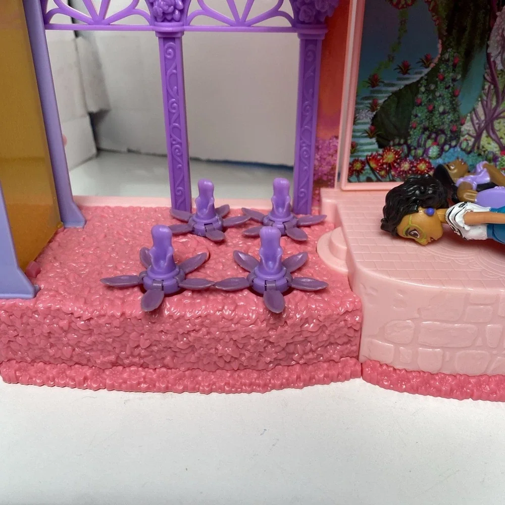 Disney Encanto Isabela's Garden Room Playset only Accessories Shown Come With‎